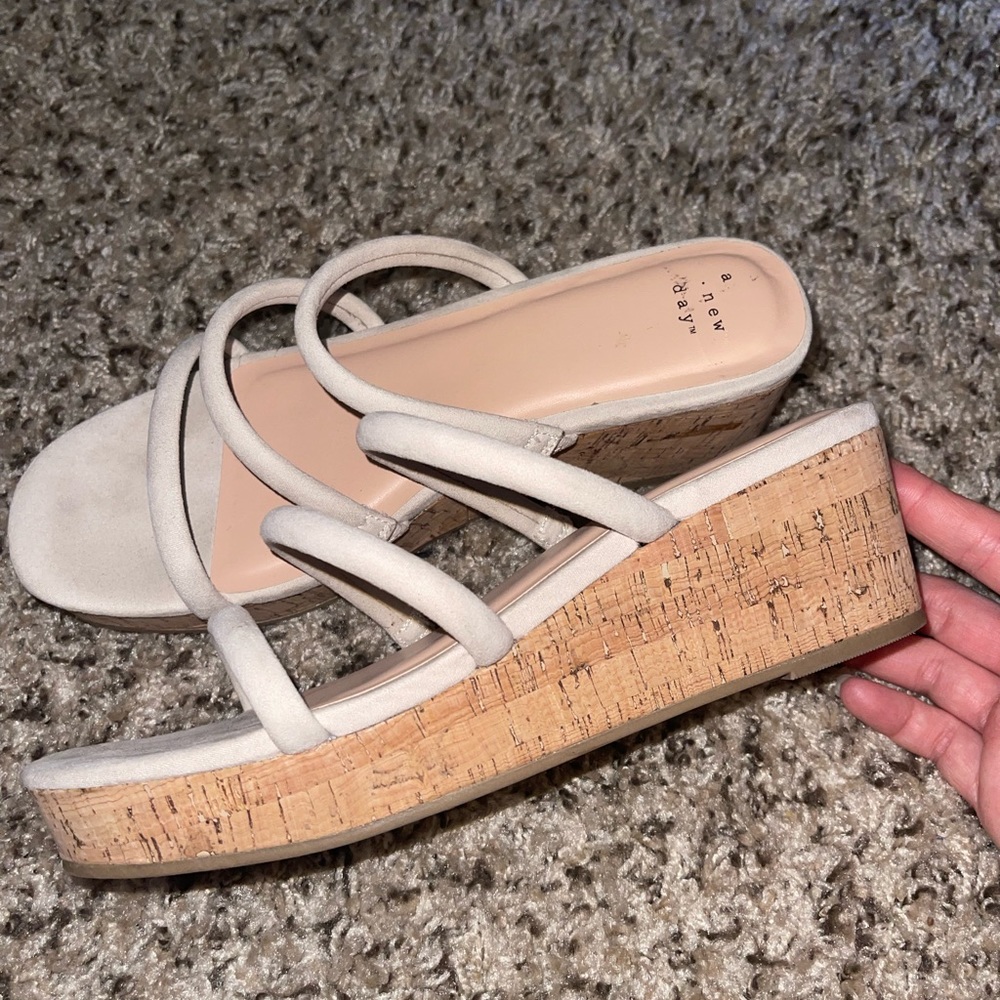 Cream wedges